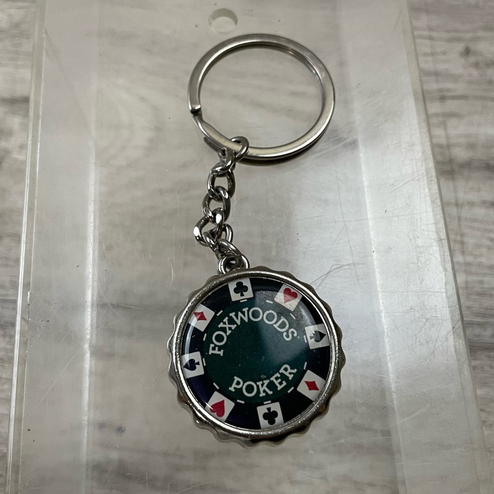 Foxwoods Casino Connecticut Poker Keychain Bottle Cap Gambling